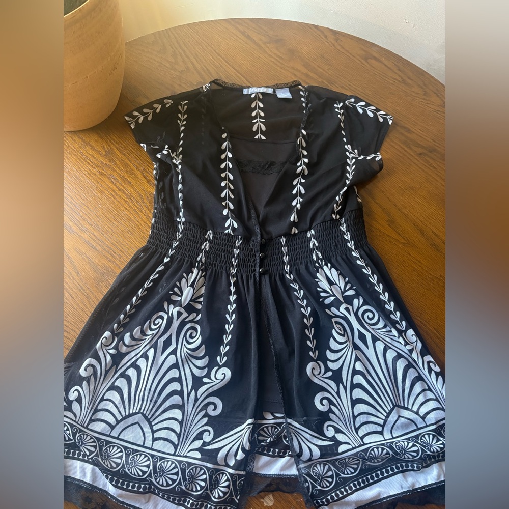 Black and White Women's Blouse - Picture 4 of 7